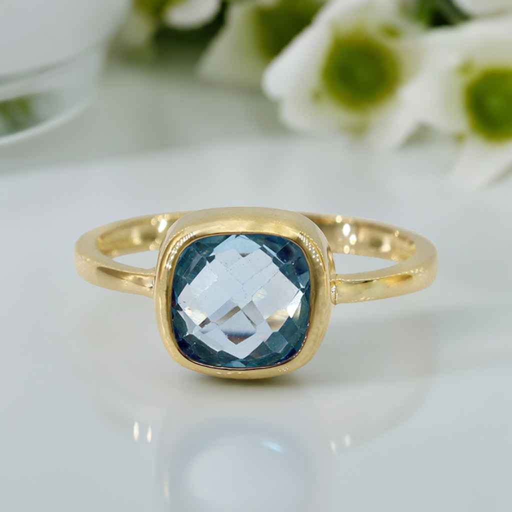 10K Gold Blue Topaz Ring - R48
