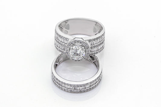 18K Round/Baguette Diamond Bridal Set